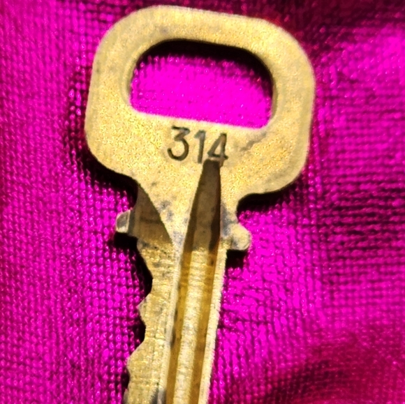 Louis Vuitton Lock & Key, # 314, AUTHENTIC - Picture 2 of 7